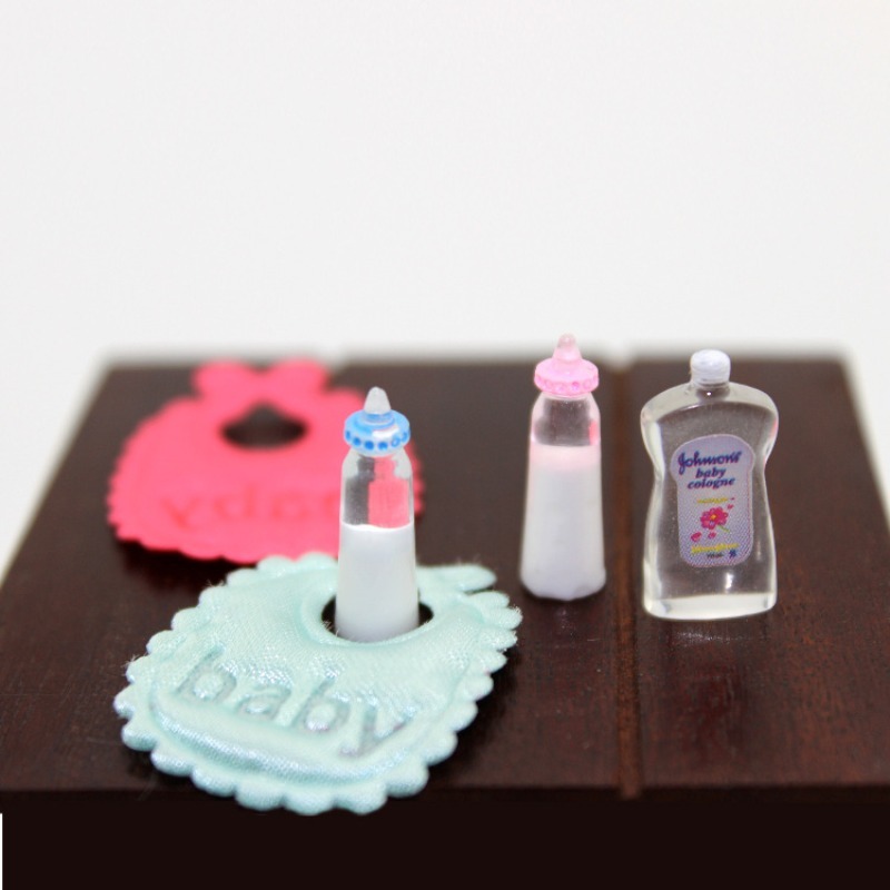Baby Food Bottle - บ้านตุ๊กตา ของเล่นอาหารจิ๋ว ฉากจำลองบ้านตุ๊กตา พร้อมชุดขวดนมและผ้าเช็ดปากขนาดเล็ก